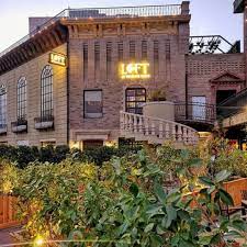 32nd Avenue (milestone)