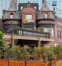 32nd Avenue (milestone)